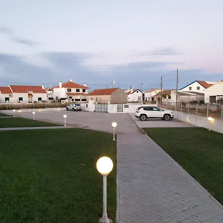 Azoia Pool&garden * Azoia (Sesimbra)